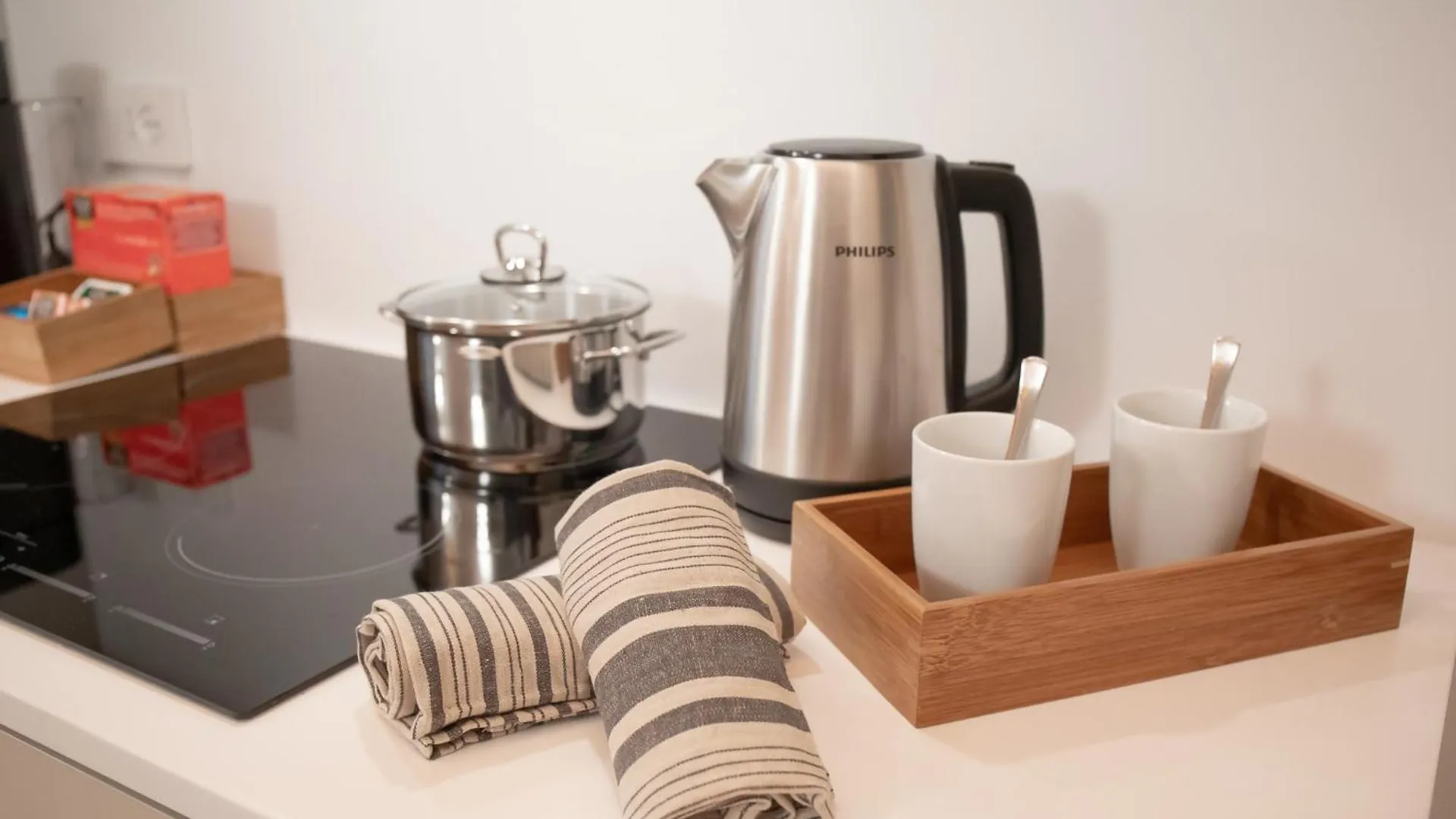 Stylish Grey Apartment - 5 Minutes From The Lake Como