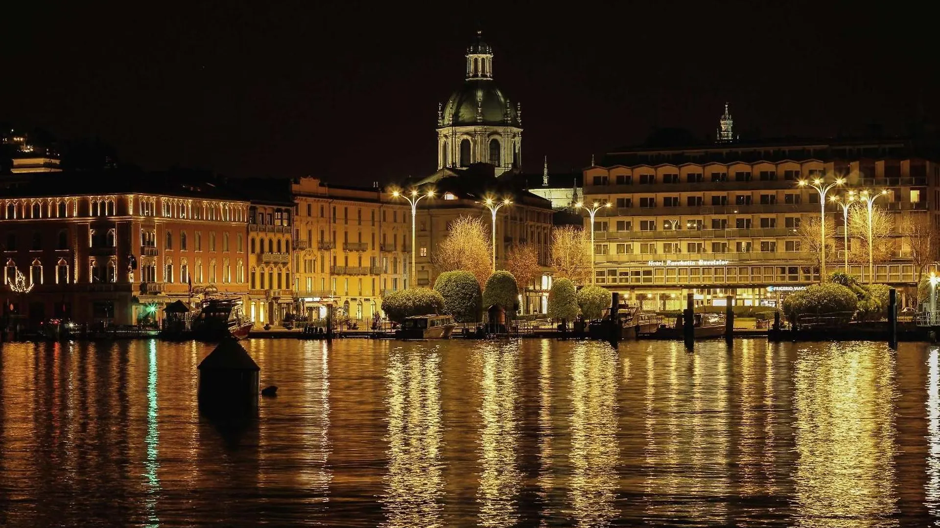 Stylish Grey Apartment - 5 Minutes From The Lake Como